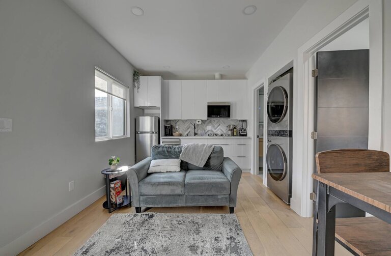 Modern Guesthouse Culver City26